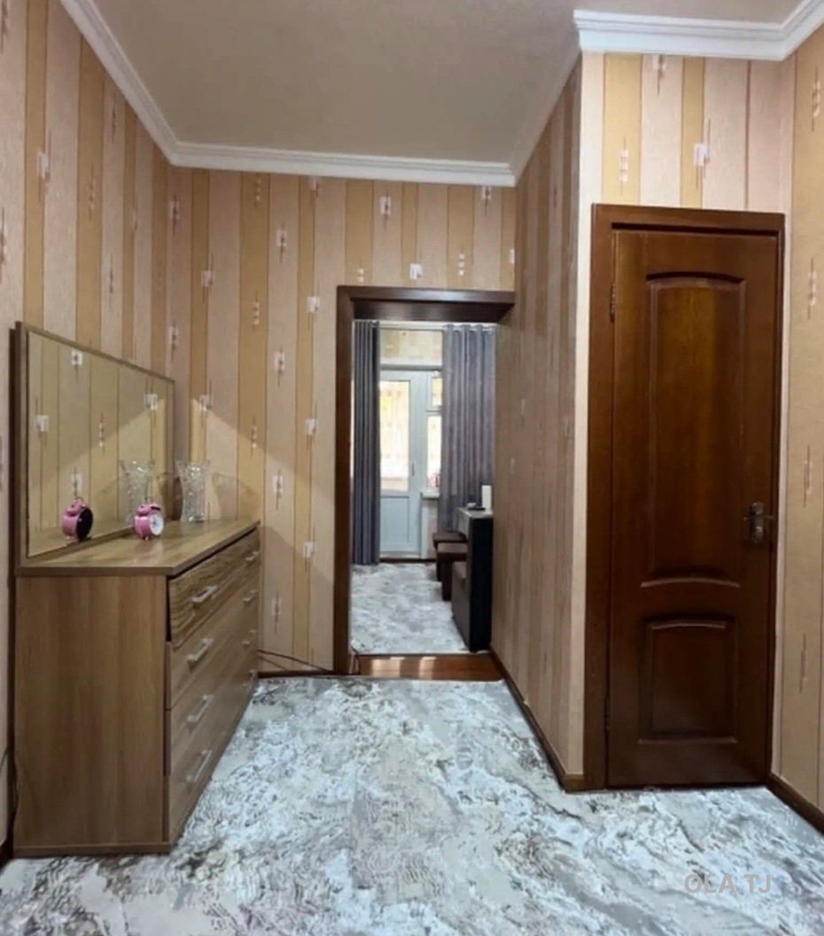 4 комнатная квартира, 1, 70 м²