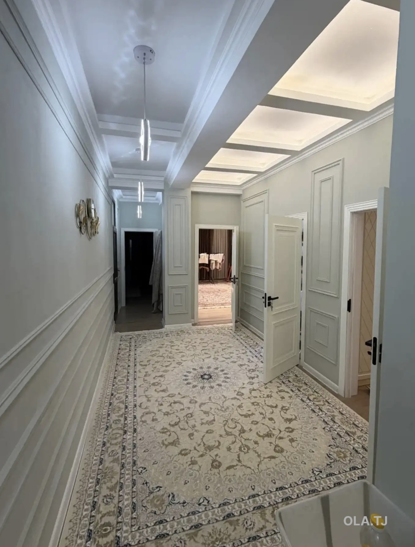 3 комнатная квартира, 5 этаж, 130 м²