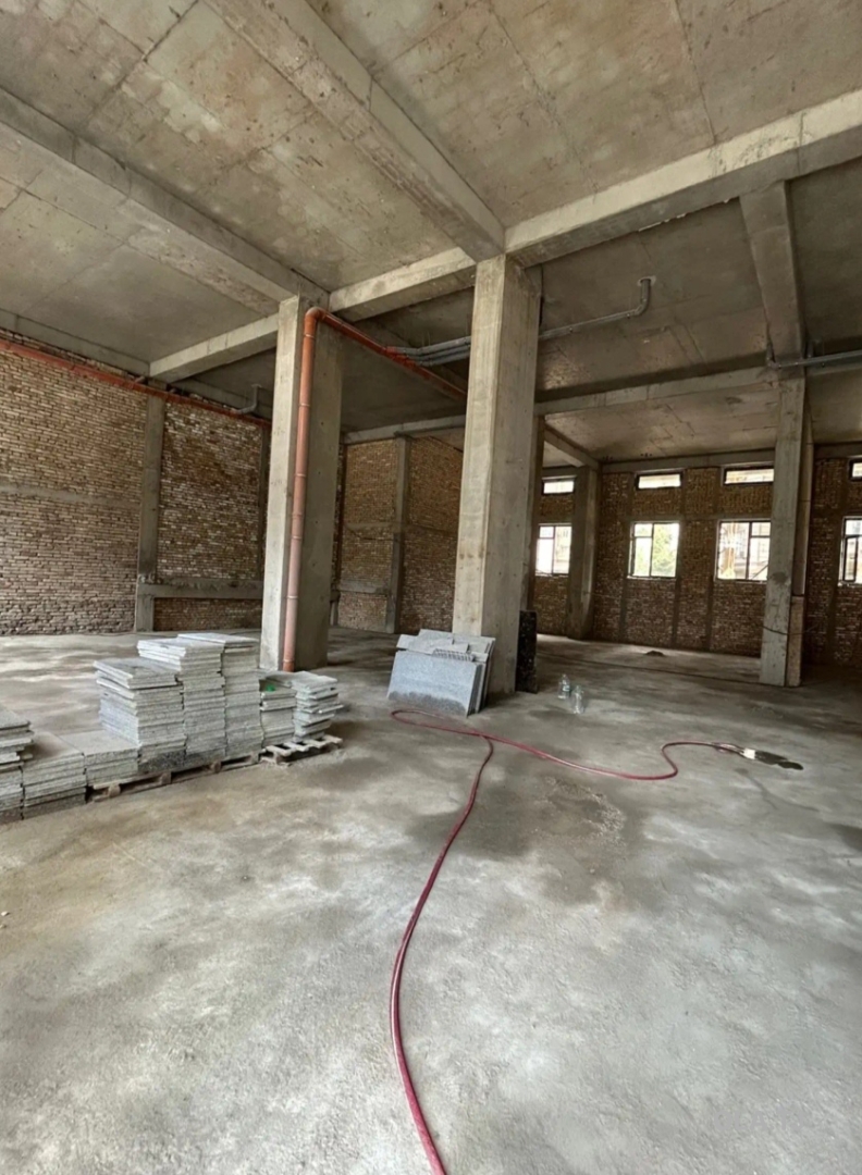 Помещение под свободное назначение, 260м², Шохмансур Оперка