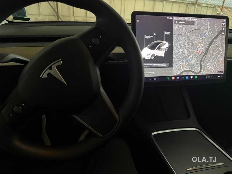 Tesla Model 3,  2021
