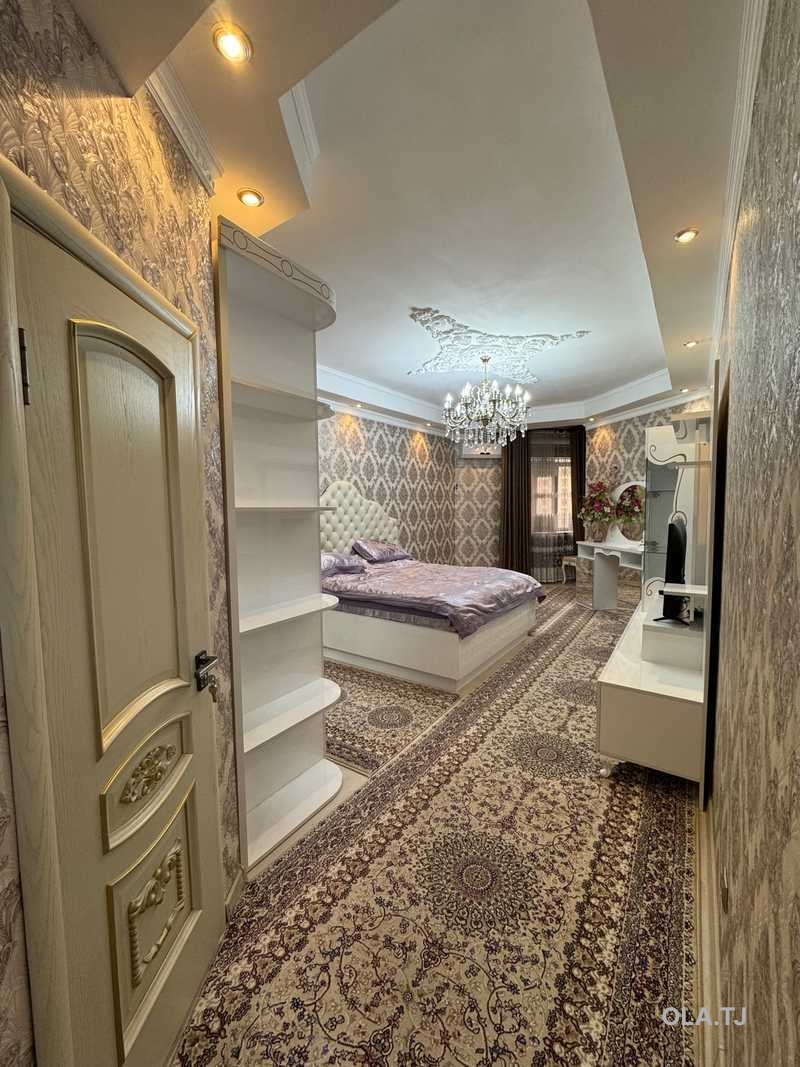 3 комнатная квартира, 8 этаж, 140 м²