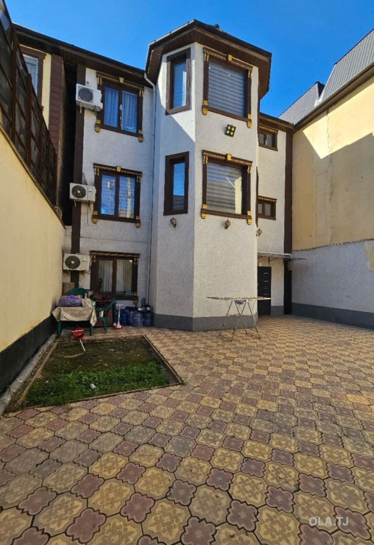 5 комнатная квартира, 3 этаж, 177 м²