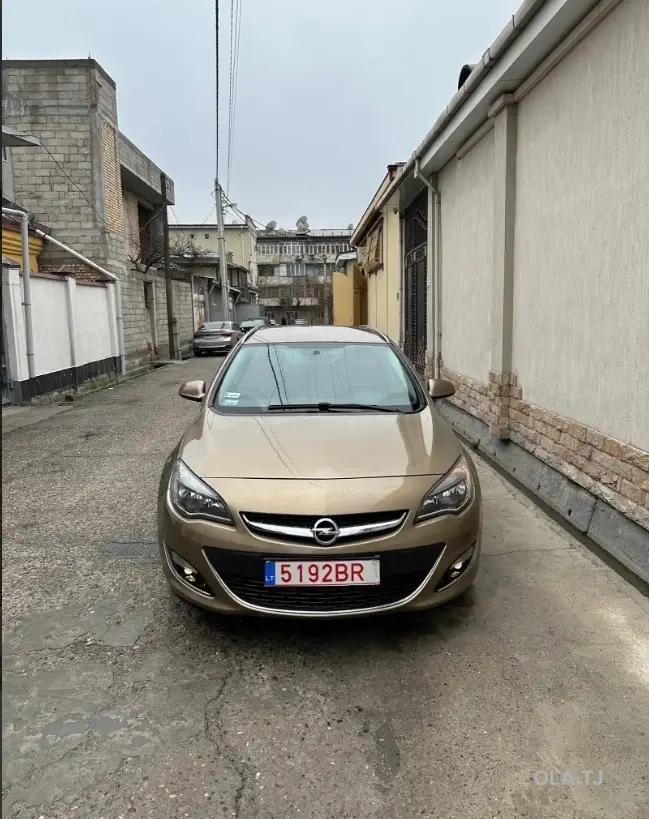 Opel Astra J,  2014