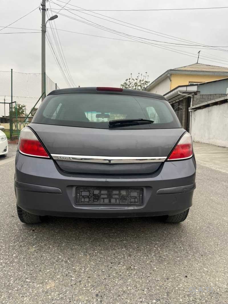 Opel Astra H,  2004