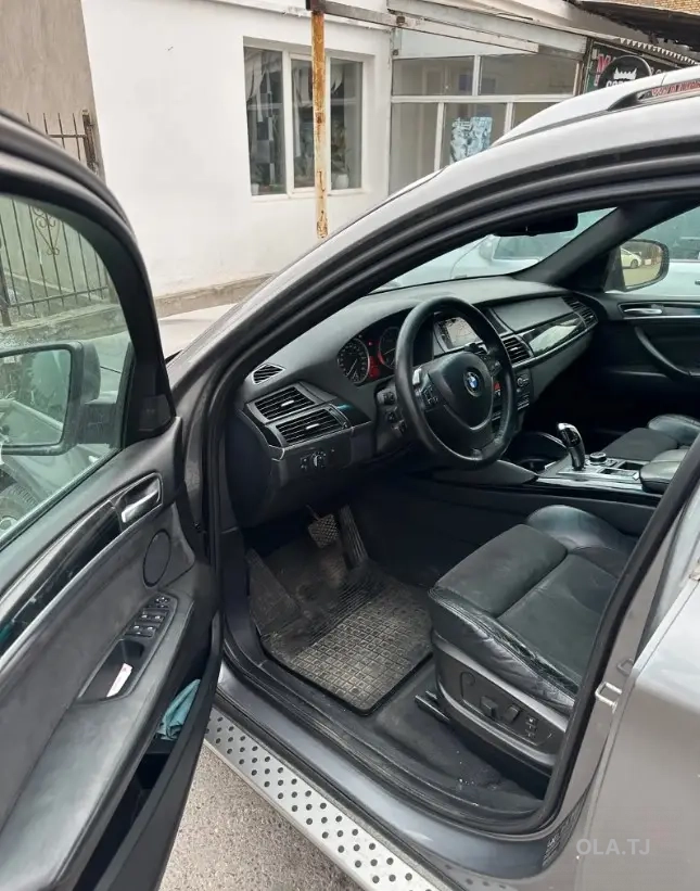 BMW X6,  2011