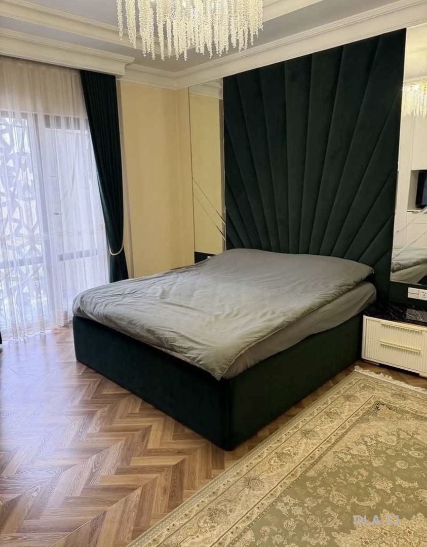5 комнатная квартира, 4 этаж, 220 м²