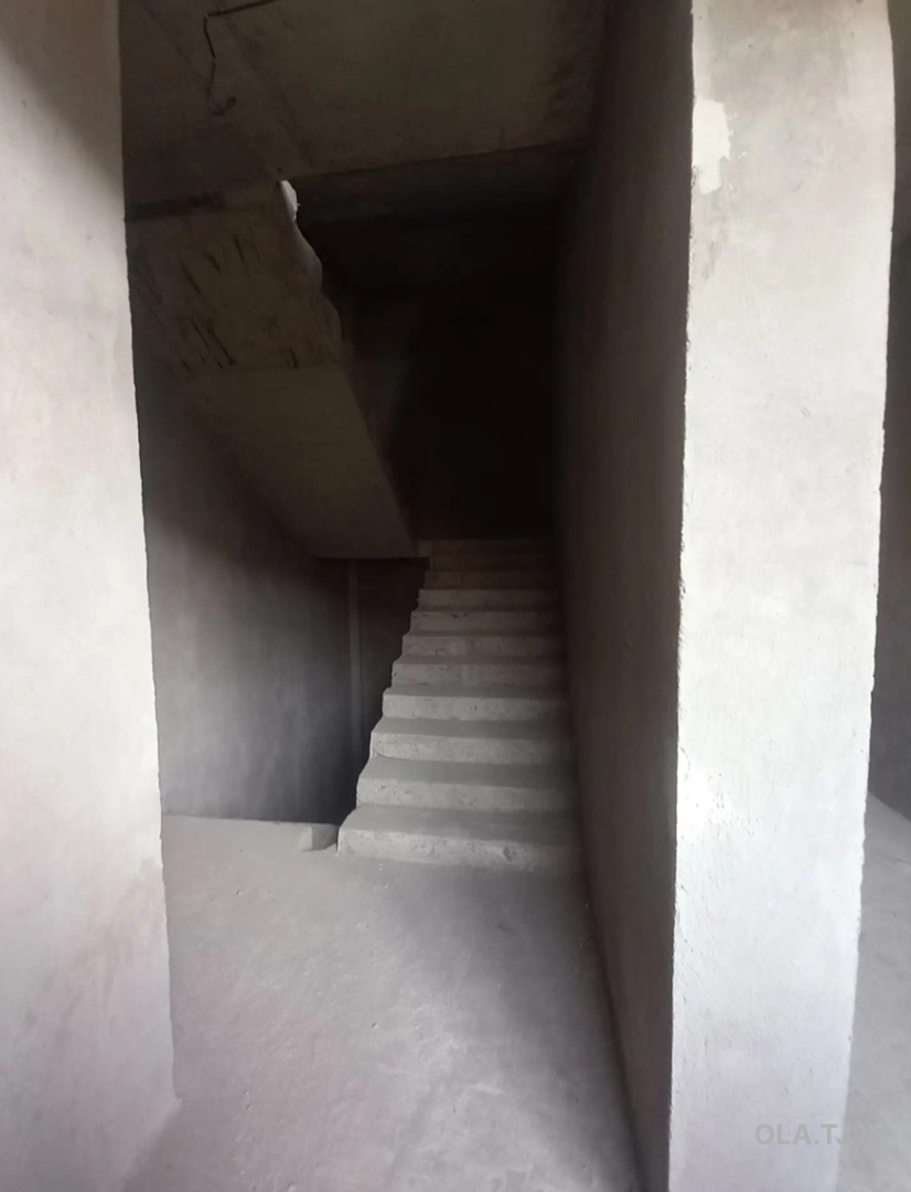 2 комнатная квартира,  этаж,