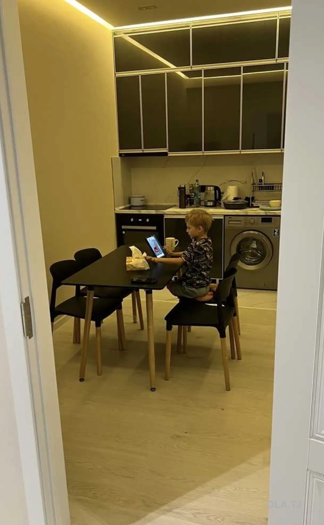 2 комнатная квартира, 3 этаж, 90 м²