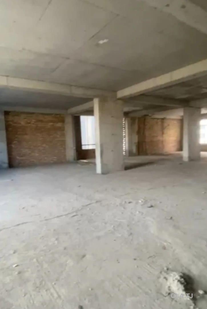Помещение под магазин / салон, 824м², И Сомони