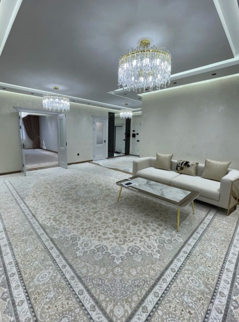 4 комнатная квартира, 14, 218 м²