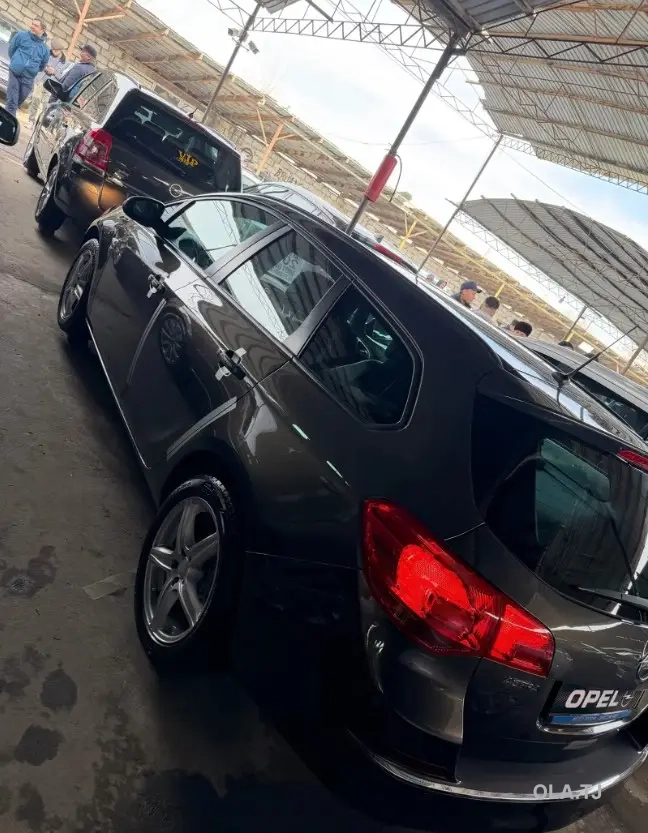 Opel Astra J,  2014