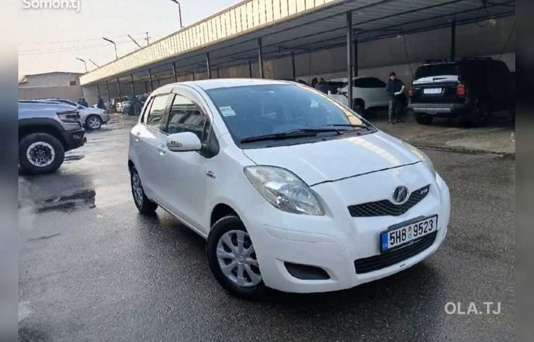 Toyota Vitz,  2010