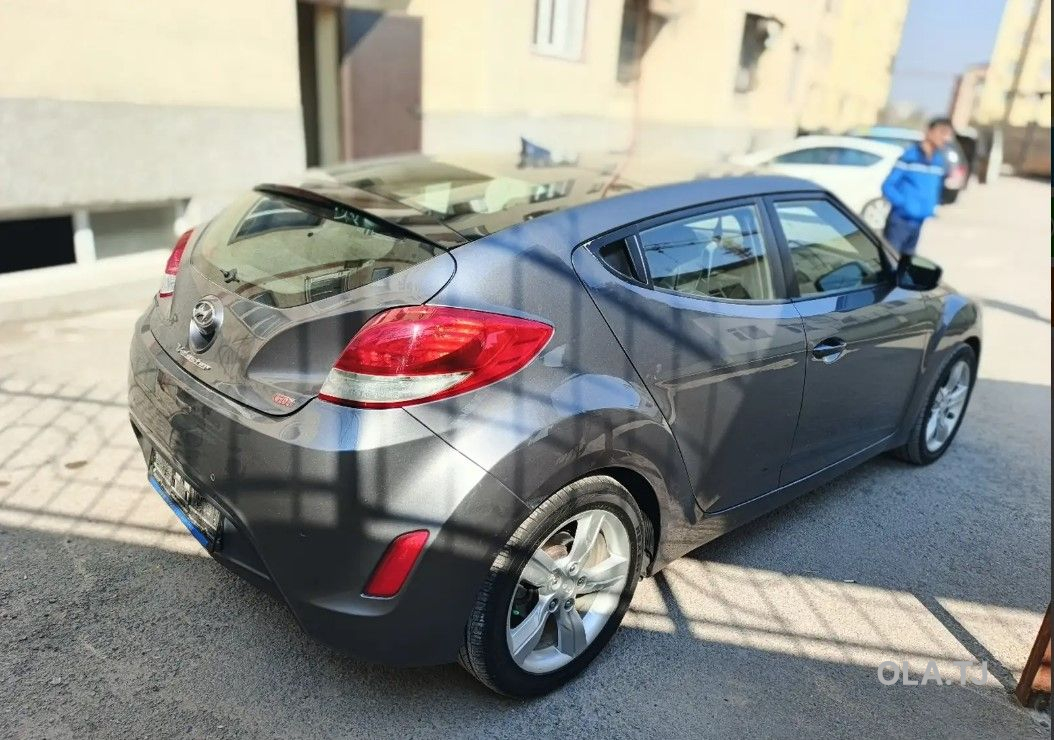 Hyundai Veloster,  2012