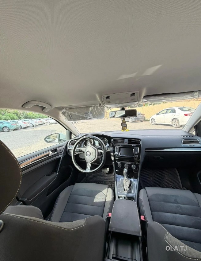 Volkswagen Golf,  2014