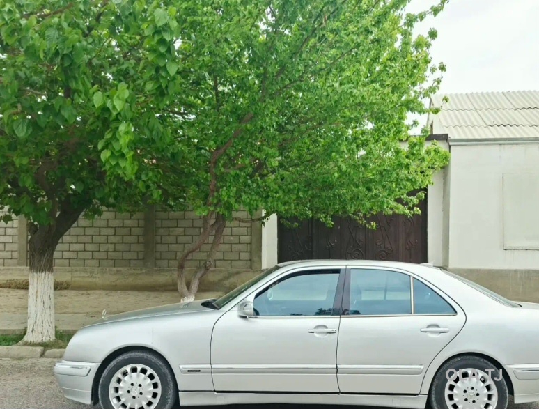 Mercedes-Benz E-Класс,  2000