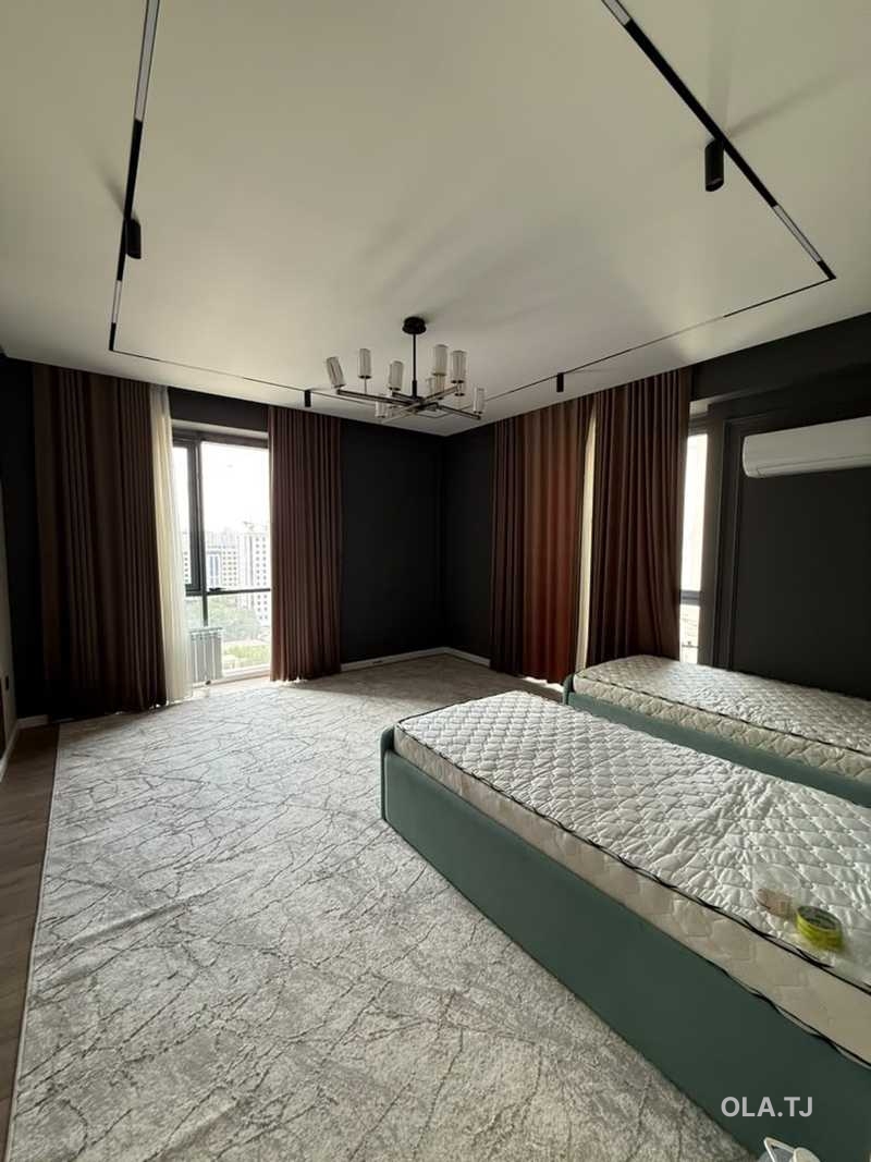 3 комнатная квартира, 14 этаж, 132 м²