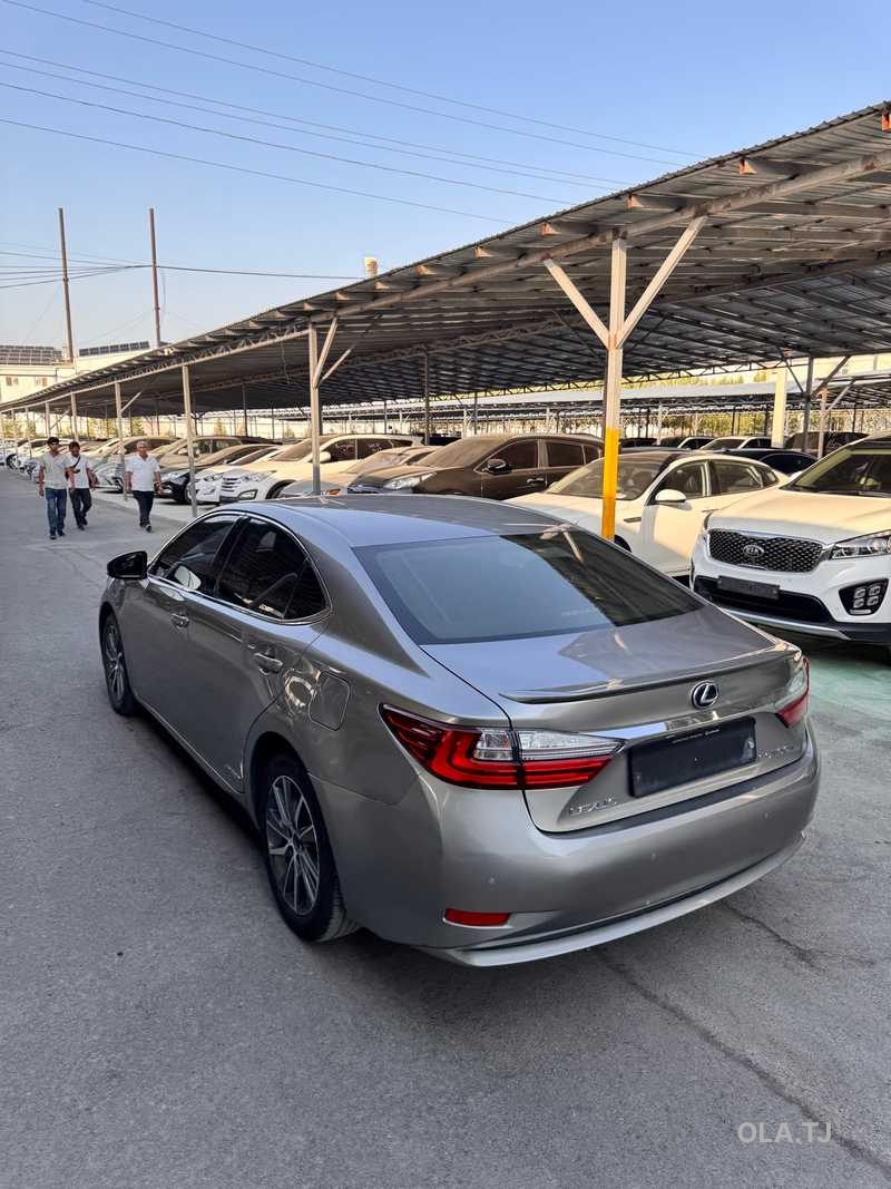 Lexus ES,  2017