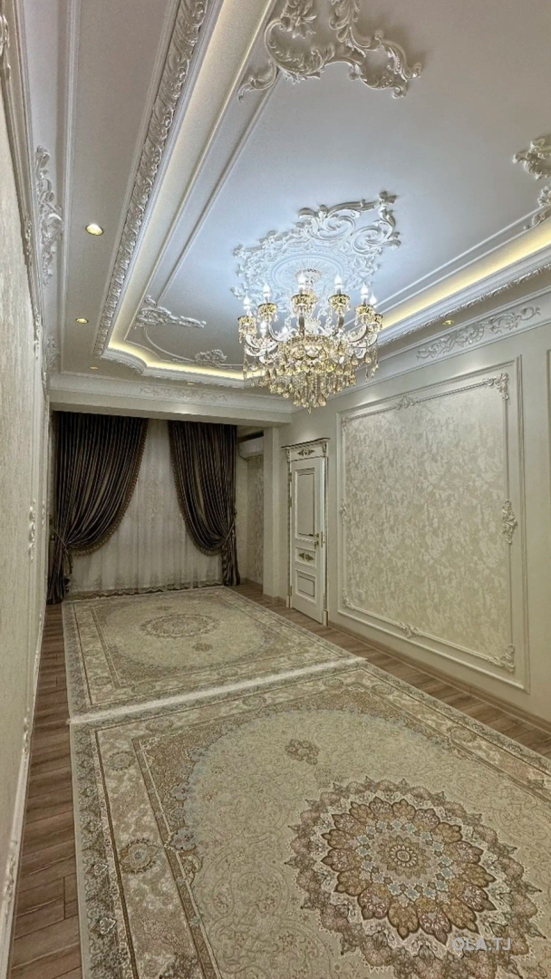 4 комнатная квартира, 5, 145 м²