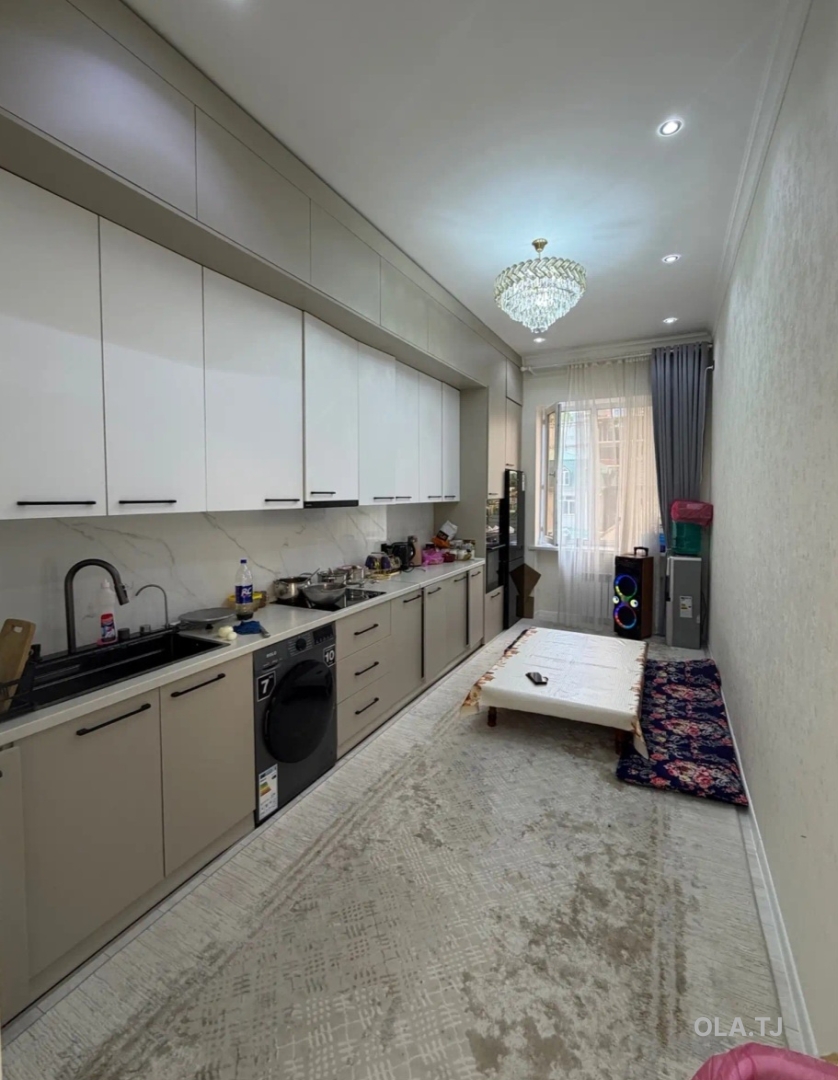 3 комнатная квартира, 2 этаж, 104 м²
