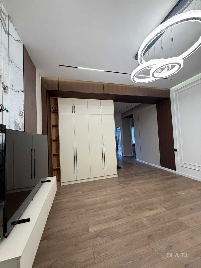 3 комнатная квартира, 14 этаж, 132 м²