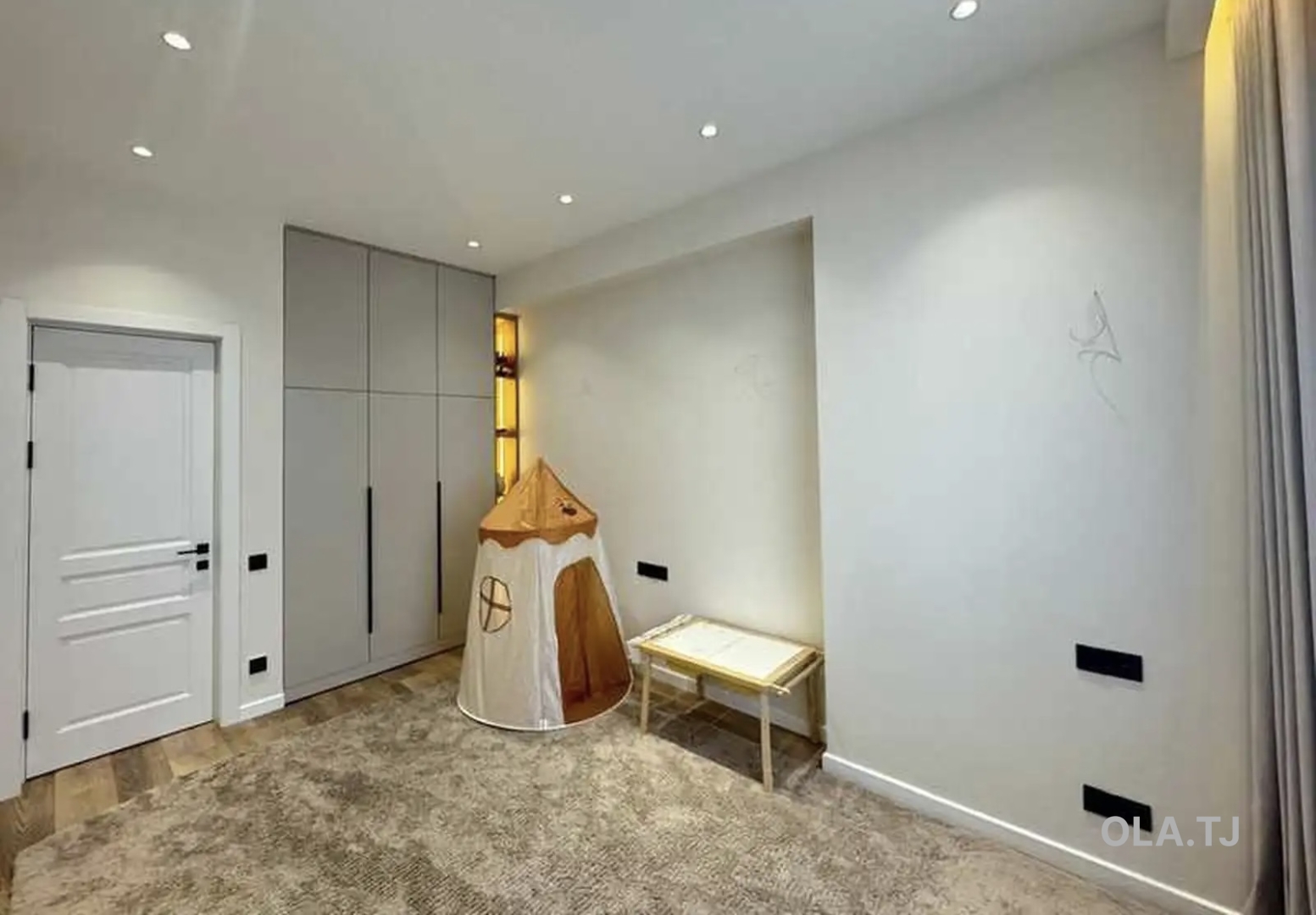 3 комнатная квартира, 13 этаж, 108 м²