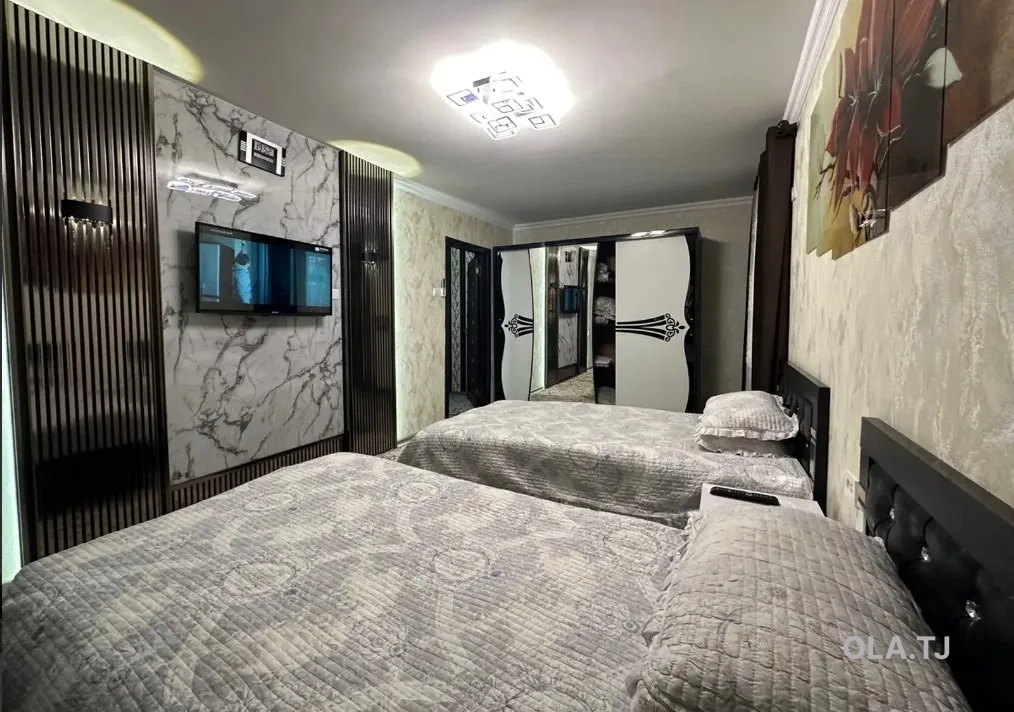 2 комнатная квартира,  этаж,