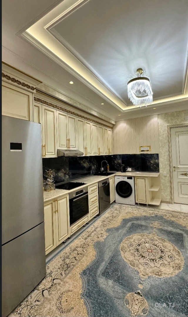 4 комнатная квартира, 5, 145 м²
