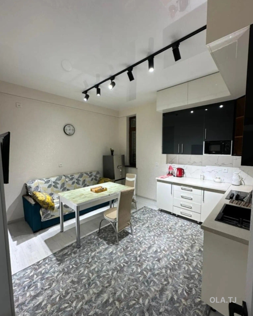 Офис в аренду, В жилом доме, 74 м²