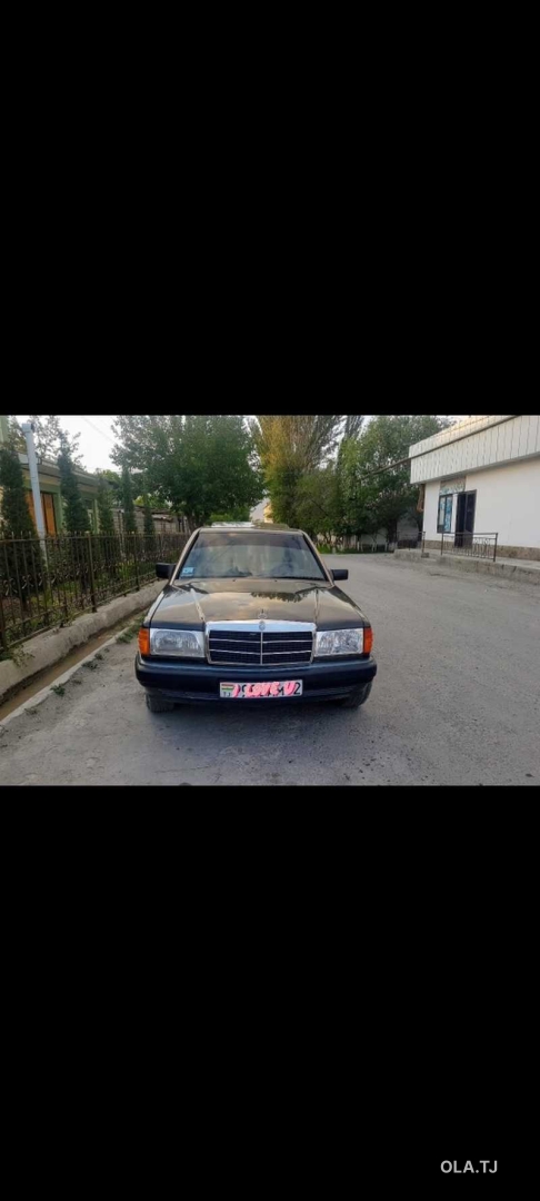 Mercedes-Benz W201,  1990