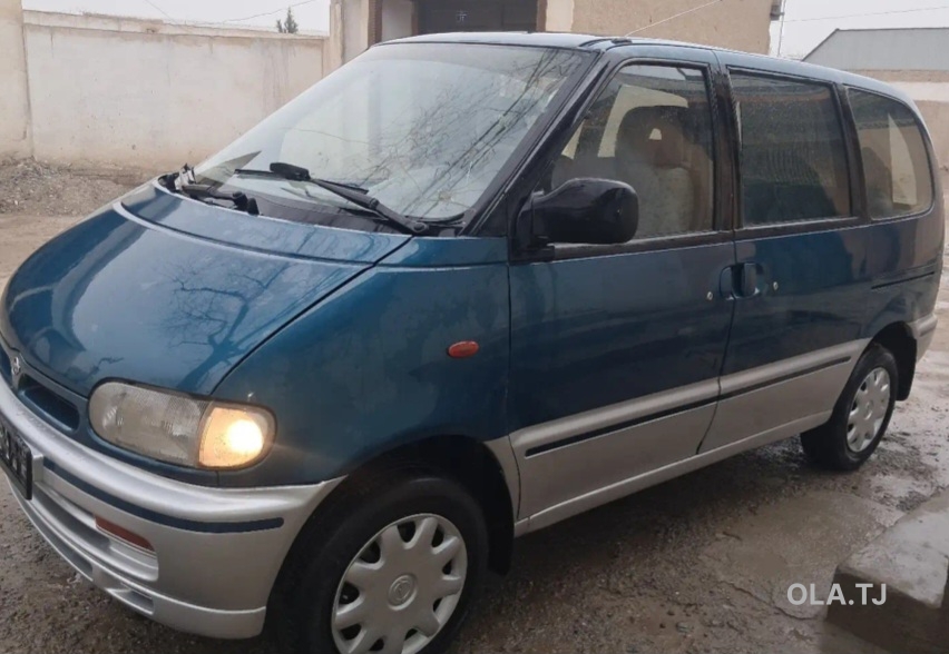Nissan Serena,  1996