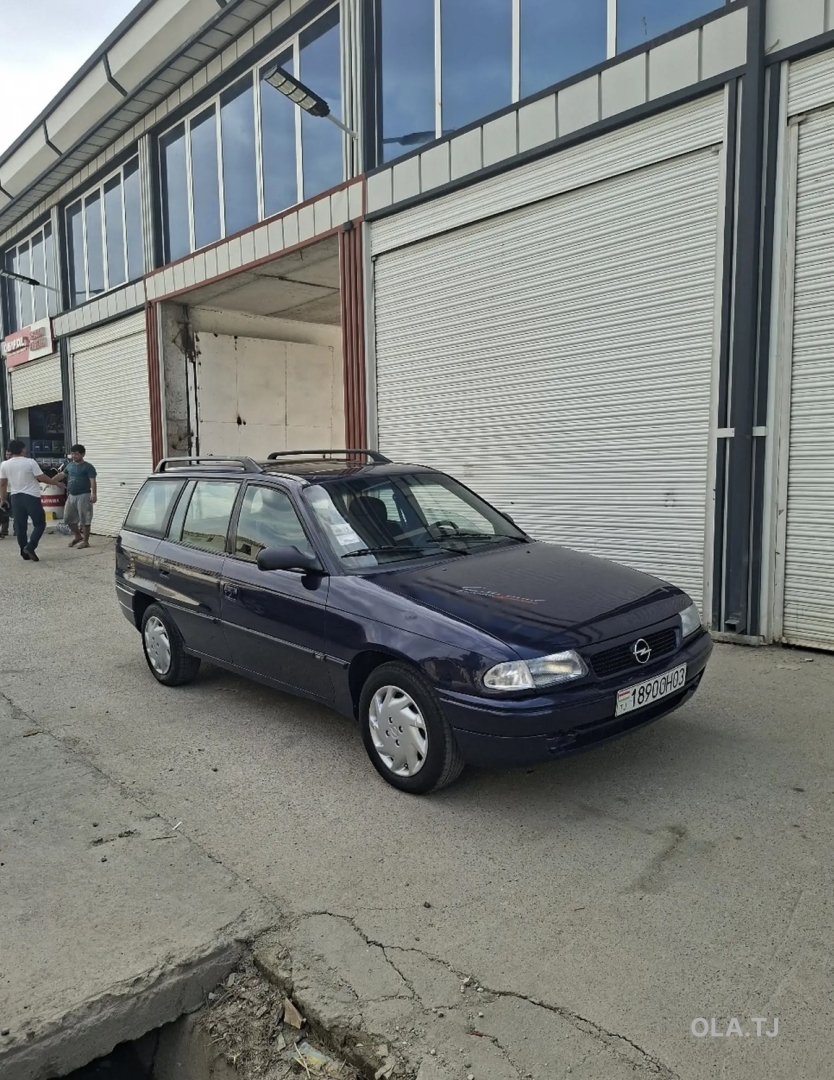 Opel Astra F,