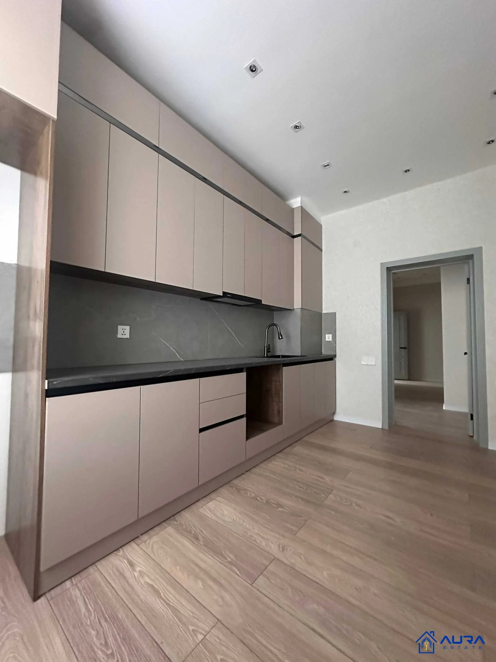 3 комнатная квартира, 10 этаж, 91.5 м²