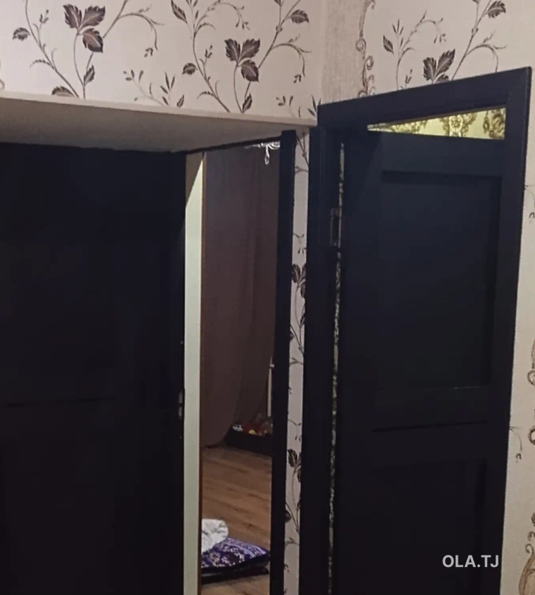 4 комнатная квартира, 1, 85 м²
