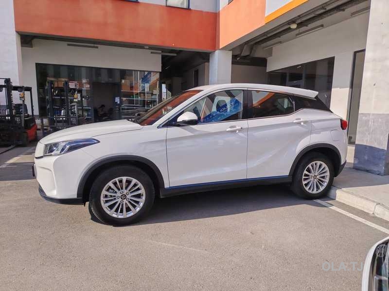 Dongfeng Fengon E5,