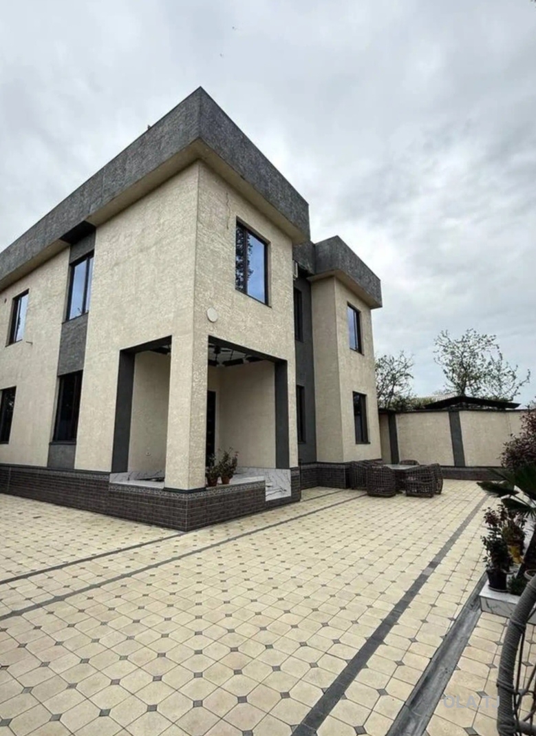 6 комнатная квартира, 2 этаж, 260 м²