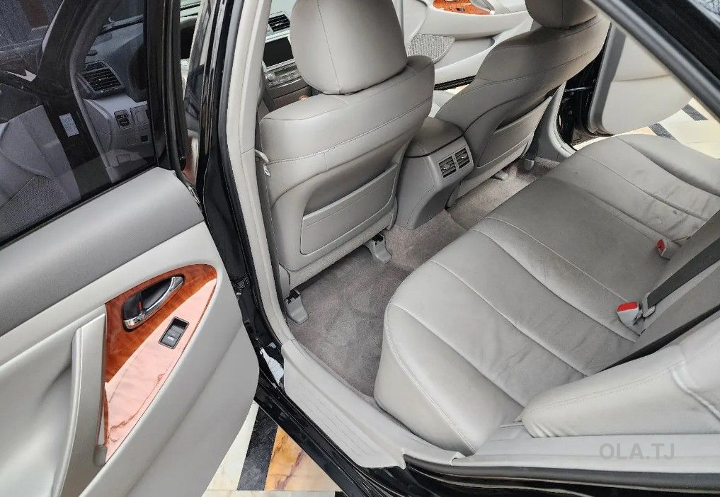 Toyota Camry,  2010