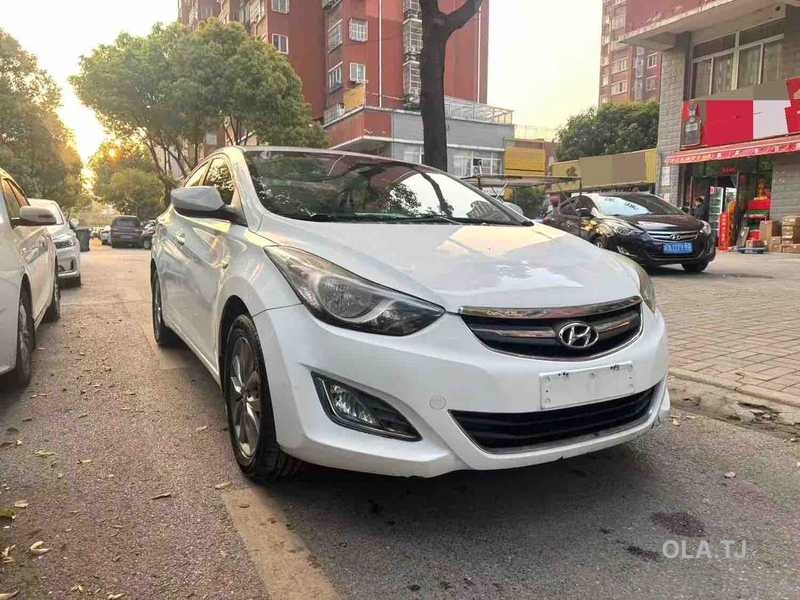 Hyundai Elantra,  2015