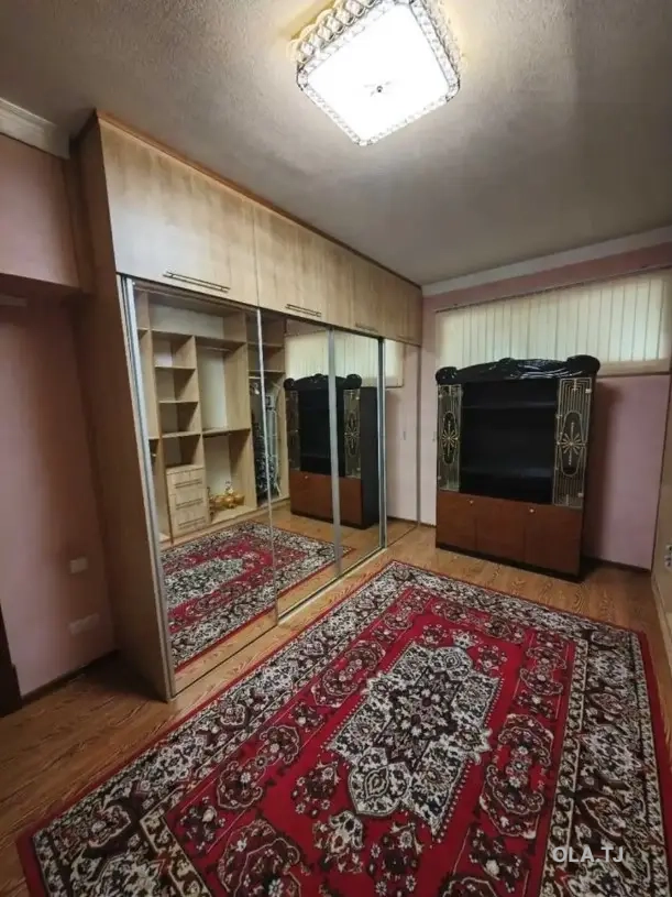 6 комнатная квартира, 1 этаж, 240 м²