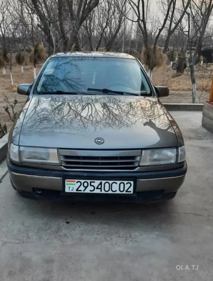 Opel Vectra A,  1992