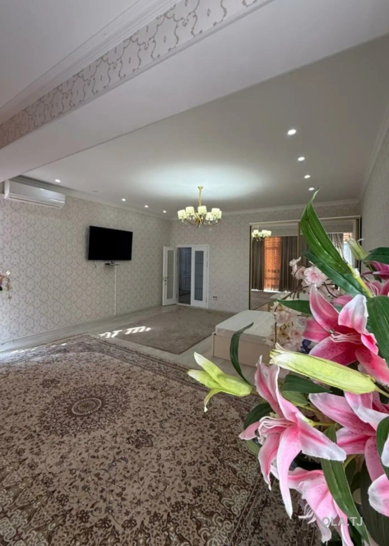 4 комнатная квартира, 4, 135 м²