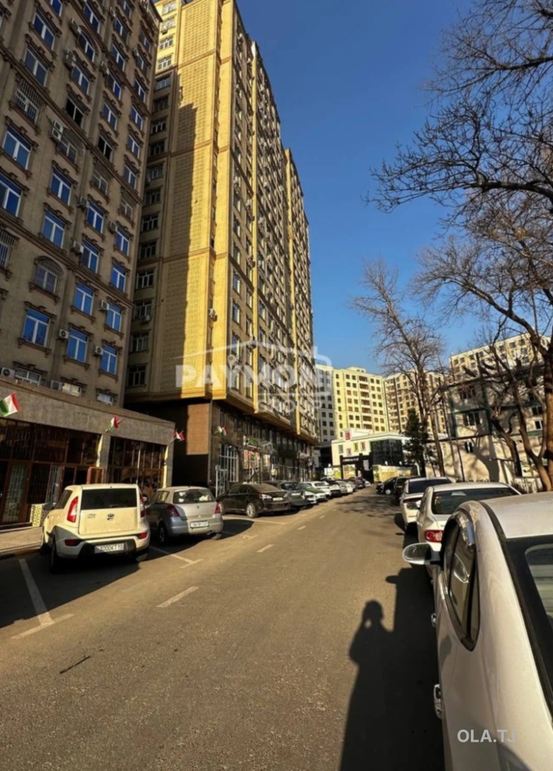 Помещение под магазин / салон, 266м², рӯ ба рӯйи сафорати Турция