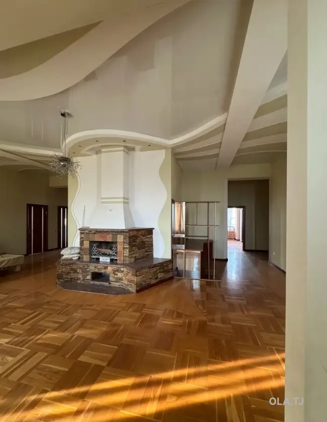 4 комнатная квартира, 5 этаж, 200 м²