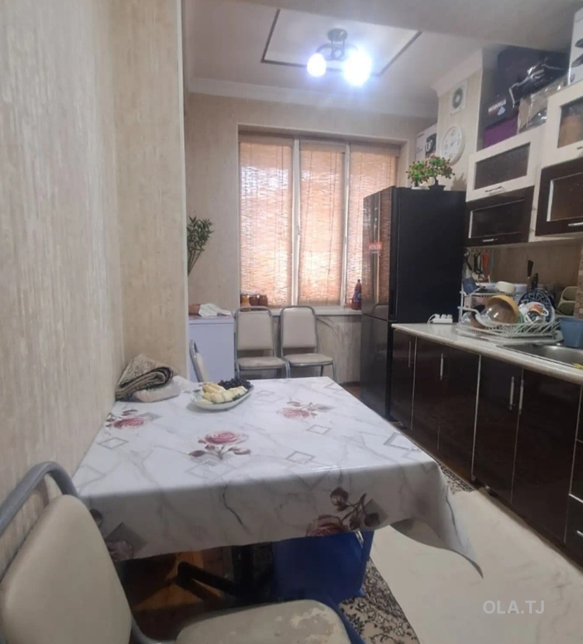 3 комнатная квартира, 2 этаж, 80 м²