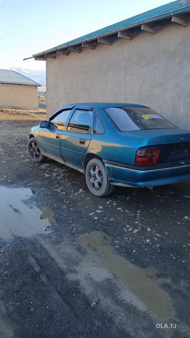 Opel Vectra A,  1993