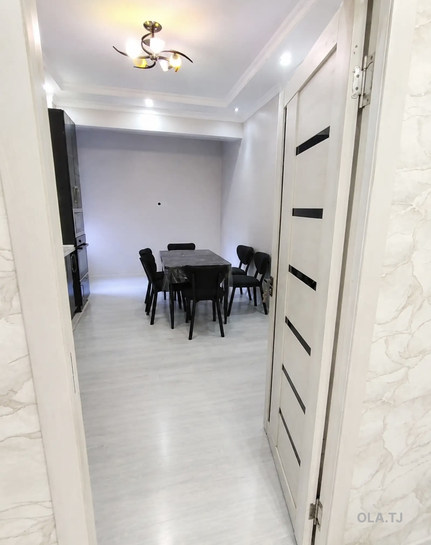 2 комнатная квартира, 8 этаж, 77 м²