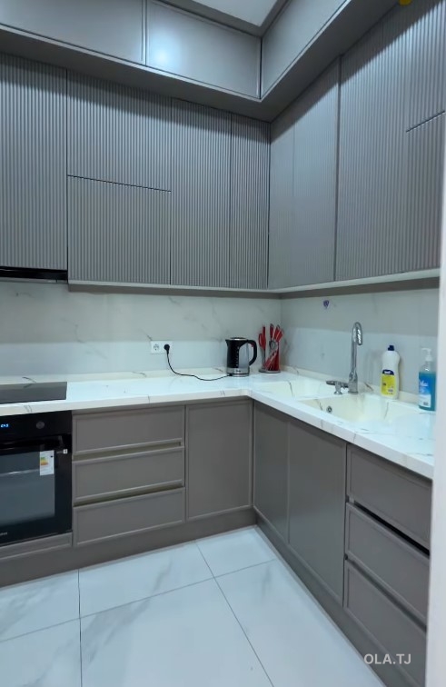 4 комнатная квартира, 8, 132 м²