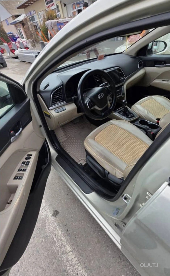 Hyundai Elantra,  2016
