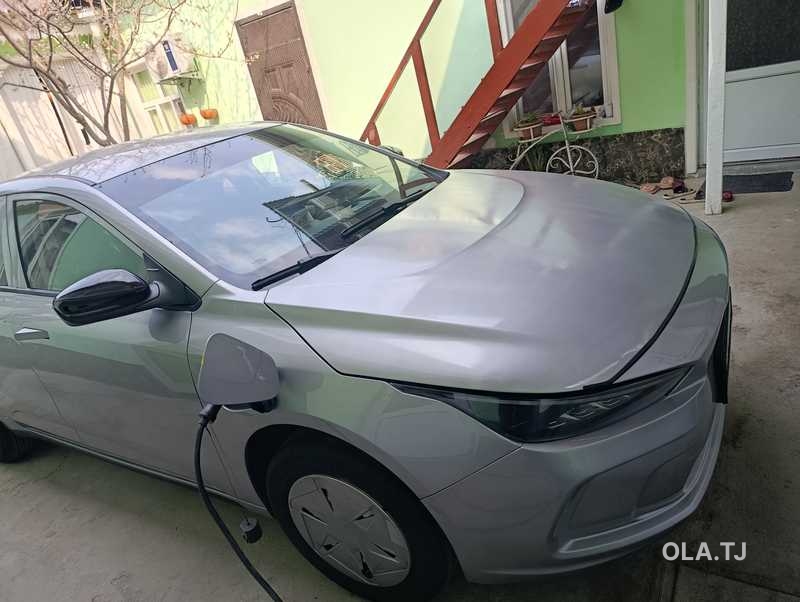 Geely Emgrand,  2024