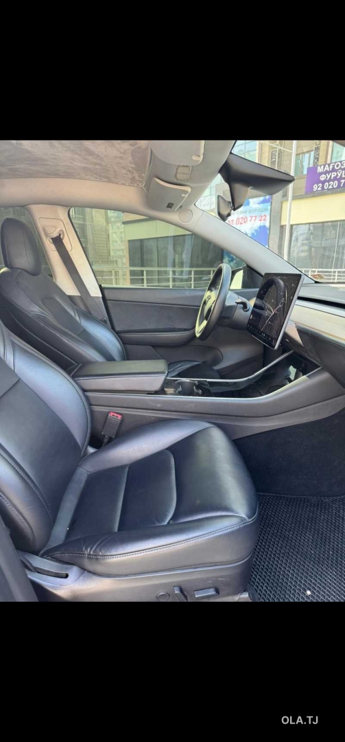Tesla Model Y,  2020