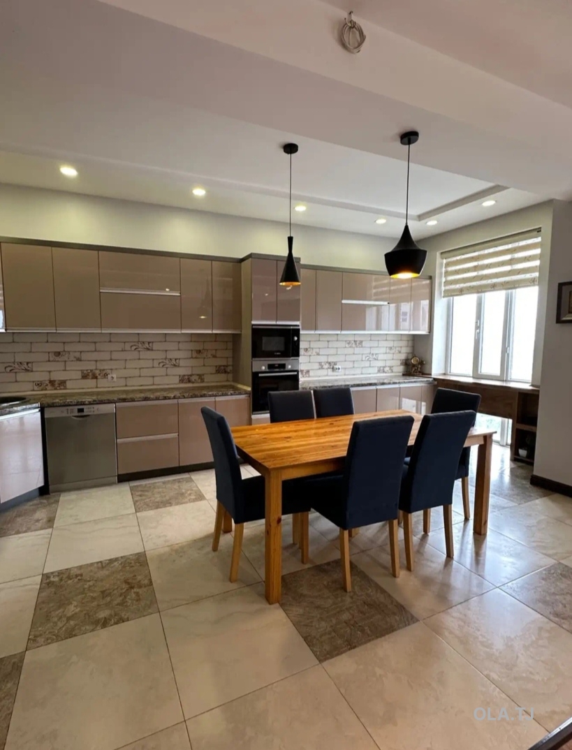 6 комнатная квартира, 10 этаж, 270 м²